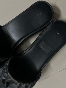 Allen solly flipflops heels not used much