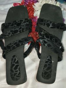 Stylish Black Leopard Print Flats