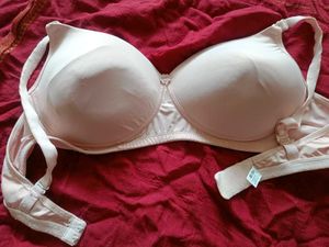 Detachable strap padded Bra