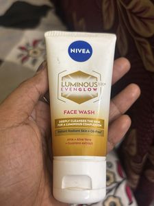 NIVEA Luminous 630 Even Glow Face Wash