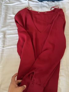 Chic Red V-Neck Long Sleeve Top