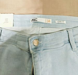 Capri Jeans