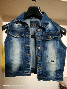 Girl's Sleevless Denim Jacket / Vest