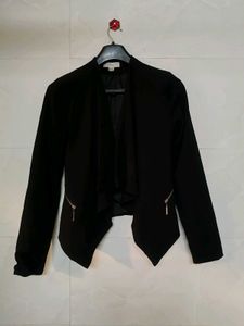 Chic Black Blazer with Zipper Detail
