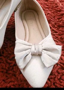 2. Beautiful bow ballerina flats for women
