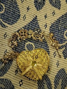 Elegant Gold Heart Trinket Box &amp; Hair Accessory