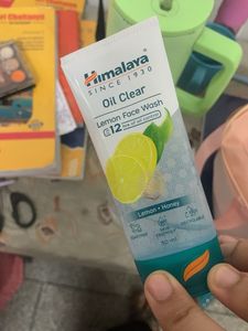Himalaya Oil Clear Lemon Face Wash