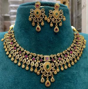 Exquisite Kundan &amp; Emerald Necklace Set