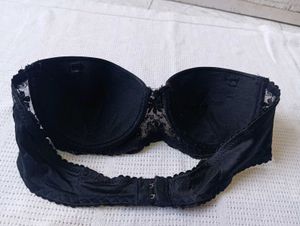 Black Lace Strapless Bra