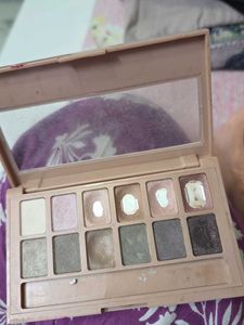 Maybelline The Blushed Nudes Eyeshadow Palette