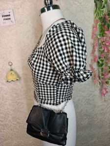 Chic Gingham Puff Sleeve Top
