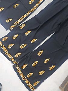 Elegant kashmiri kadhai Black Kurta Set