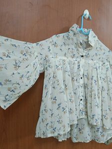 Floral Print Pleated Shrug