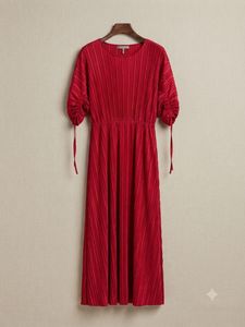 Elegant Pleated Red Maxi Dress