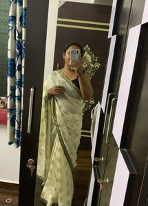 Beautiful Border Saree💫