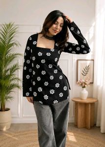 Chic Black Floral Print Square Neck Top_S