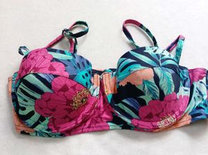 🎀Vibrant Floral Print Bikini Top