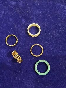 Set of 5 assorted rings