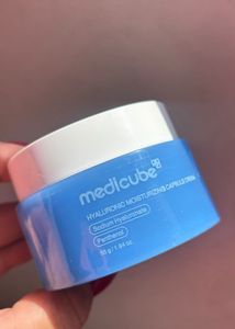 Medicube Hyaluronic moisturizing Capsule cream