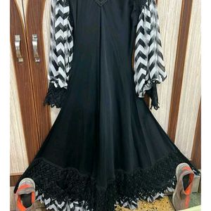 Elegant Abaya with Unique Sleeve Design