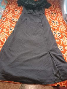 Elegant Black Off-Shoulder Maxi Dress