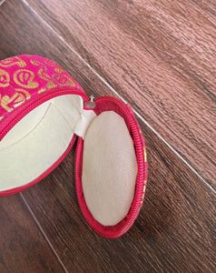 Vibrant Paisley Round Pouch