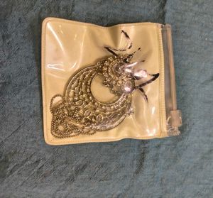 Elegant Gold Maang Tikka