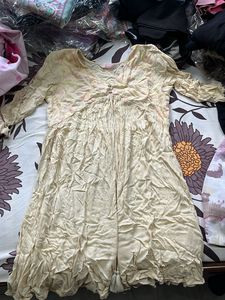 Embroidered V-Neck Kurta