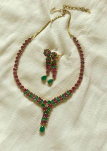 Stunning Emerald &amp; Ruby Necklace Set
