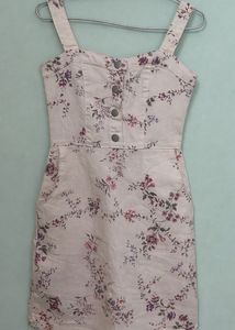Cute floral corset-style mini dress 👗