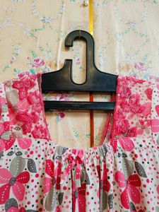 🇳🇿💫🎀Elegant Floral Nightgown