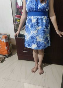 Chic Blue Floral Print Dress