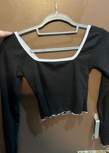 Black Long Sleeve Crop Top