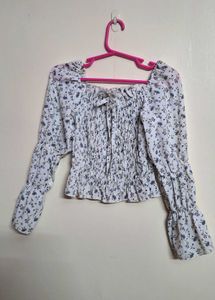 Chic Floral Smocked Crop Top