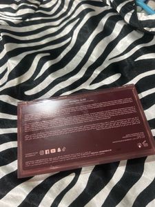 Huda Beauty, Naughty Eyeshadow palette
