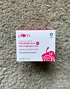 Plum Rose🌹 1% Hyaluronic Acid Moisturizer 💞
