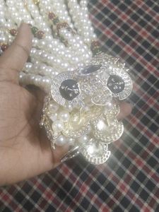 Elegant Pearl Necklace with Pendant