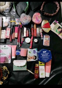 1 Product With 2 Freebies🎉😻