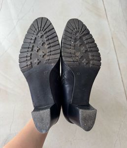 Real leather ankle boots, size EU 37, UK4