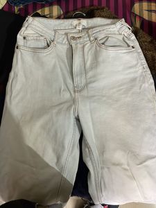 H&amp;M  Straight Fit Jeans