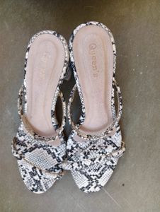 Stylish Snakeskin Heeled Sandals
