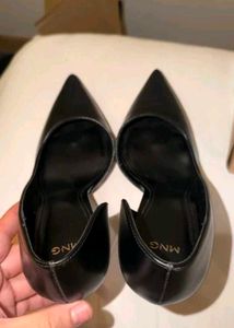 Chic Black D'Orsay Heels