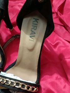 Chic Black Heels with Gold Chain Detail