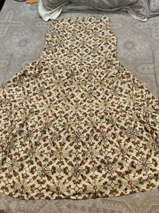 Elegant Cream Kurti with Floral Embroidery
