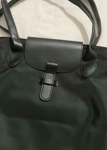 Practical black medium-size tote bag