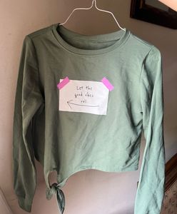 "Good Vibes" Cropped Sweatshirt