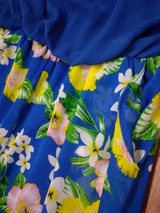 Floral Print Jumpsuit With Pearly Neckline