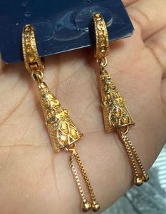 Elegant Gold Tone Drop Earrings