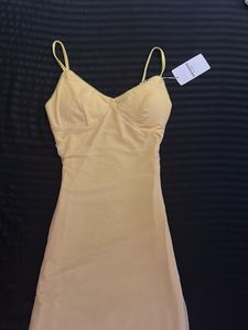 butter Yellow Maxi Dress✨ price lesss grab it fast