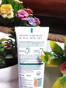Himalaya Purifying Neem Pack (100g) is a clarifyin